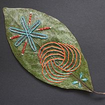 Mein Kursprojekt: Alternative Stickerei: Erforsche organische Materialien. Embroider, and Textile Design project by Edita Mariah - 09.18.2022