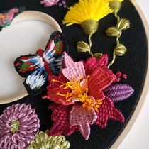 Bordando flores. Un projet de Broderie , et Design textile de Rebeca Rodríguez González - 08.09.2022