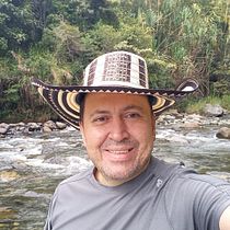 Mi proyecto del curso: Escritura creativa: literatura digital y viral . Scriere, Social Media, Creativitate și Scriere creativă de Carlos Reyes - 09.08.2022