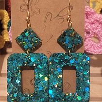 Mi proyecto del curso: Diseño de joyería en resina. Un progetto di Design di accessori, Artigianato, Design di gioielli e DIY di Constanza Barraza Jorquera - 18.11.2022