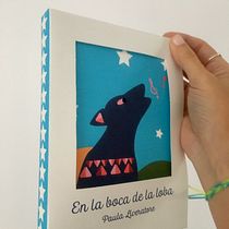 Mi proyecto del curso: En la boca de la loba. Un proyecto de Diseño editorial, Papercraft, Encuadernación, Ilustración infantil, Narrativa y Literatura infantil						 de Paula Liveratore - 13.09.2022