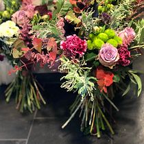 My project for course: Floral Arrangement Design with Seasonal Blooms. Design de interiores, Paisagismo, Decoração de interiores, DIY, e Design floral e vegetal projeto de Wiola Majewska - 16.09.2022