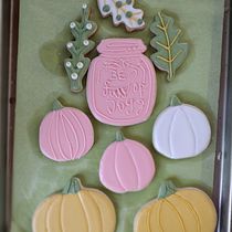 Mi proyecto del curso: Decoración de galletas con royal icing para principiantes. Design, and DIY project by Lore Ibarra - 09.17.2022