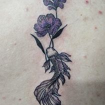 Mi proyecto del curso: Tatuaje botánico con puntillismo. Un progetto di Illustrazione tradizionale, Design di tatuaggi e Illustrazione botanica di Carolina Segura - 20.09.2022