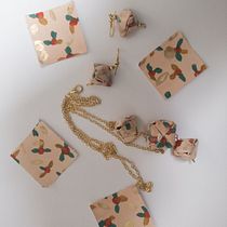 Mon projet du cours : Origami : créez des bijoux en papier. Accessor, Design, Arts, Crafts, Jewelr, Design, Paper Craft, Fashion Design, and DIY project by Françoise LORISSON - 09.20.2022