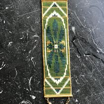 My project for course: Beaded Jewelry Design: Weave Elegant Patterns. Un progetto di Design di accessori, Artigianato, Design di gioielli e Fiber Art di Helle Brinck Kornbek - 10.09.2022
