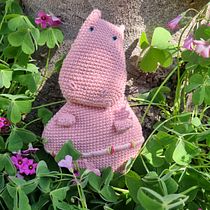 Mi proyecto del curso: Amigurumis: diseña y crea personajes en 2D. Accessor, Design, Arts, Crafts, Fiber Arts, Crochet, and Textile Design project by Barbara Rios Kramm - 09.21.2022