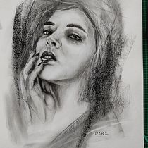 My project for course: Artistic Charcoal Portraiture: Creating Atmosphere. Ilustração tradicional, Artes plásticas, Desenho, Desenho de retrato, Desenho realista, e Desenho artístico projeto de Ingrid Fürhacker - 23.09.2022