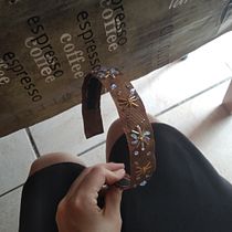 Il mio progetto del corso: Ricamo con perline: crea accessori per capelli. Design de acessórios, Artesanato, Design de joias, Design de moda, Bordado, DIY, e Design têxtil projeto de Chiara Legname - 22.09.2022