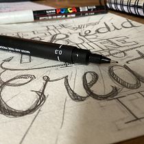 Mon projet du cours : Initiation au lettering manuel : composition de lettres colorées. Lettering, H, and Lettering project by yohan Labrousse - 10.01.2022