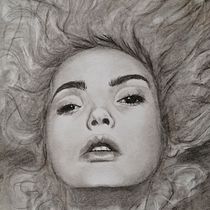 Mi proyecto del curso: Retrato artístico al carboncillo: creando atmósferas. Ilustração tradicional, Artes plásticas, Desenho, Desenho de retrato, Desenho realista, e Desenho artístico projeto de Ana Camacho - 02.10.2022