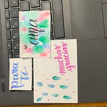 Mi proyecto del curso: Lettering en pequeño formato. Een project van Traditionele illustratie,  Belettering,  H y lettering van Lu Lecuima - 04.10.2022