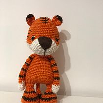 Mi proyecto del curso: Diseño de amigurumis: crea personajes de crochet. Arts, Crafts, Fiber Arts, Art To, s, Creating with Kids, Crochet, and Amigurumi project by let_m3 - 10.07.2022