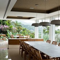 Meu projeto do curso: Fotografia de interiores - com foco no produtos da Nani Chinellato (cortinas, tapetes e revestimento do teto) Ein Projekt aus dem Bereich Fotografie, Innenarchitektur, Innenarchitektur, Werbefotografie, Architektonische Fotografie und Interieurfotografie von Enrico Chinellato - 24.09.2022