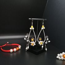 My project for course: Wire Jewelry Techniques. Accessor, Design, Arts, Crafts, Jewelr, and Design project by Елена Ваисман - 10.10.2022