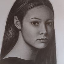 My project for course: Realistic Portrait with Graphite Pencil. Ilustração tradicional, Artes plásticas, Esboçado, Desenho a lápis, Desenho, Desenho de retrato, Desenho realista, Desenho artístico, e Desenho anatômico projeto de le.l.ssl.lll74 - 11.10.2022