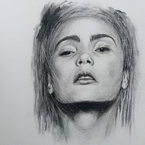 Mi proyecto del curso: Retrato artístico al carboncillo: creando atmósferas. Ilustração tradicional, Artes plásticas, Desenho, Desenho de retrato, Desenho realista, e Desenho artístico projeto de Alfredo Esteban Salazar Borja - 12.10.2022