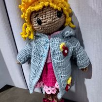 Mi proyecto del curso: Amigurumi: diseño de ropa, pelo y complementos. Un proyecto de Artesanía, Diseño de juguetes, Tejido, Crochet, Amigurumi y Diseño textil de María Ángela Inochea Terán - 14.10.2022