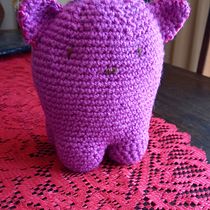 EL FRUTIGATO. Arts, Crafts, To, Design, Fiber Arts, Crochet, Amigurumi, Textile Design, and Photograph project by Pamela Ried Molina - 10.15.2022