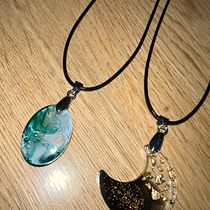Mi proyecto del curso: Diseño de joyería en resina. Un progetto di Design di accessori, Artigianato, Design di gioielli e DIY di Luisa Fernanda Quitian Charry - 19.10.2022