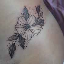 Mi proyecto del curso: Tatuaje botánico con puntillismo. Un progetto di Illustrazione tradizionale, Design di tatuaggi e Illustrazione botanica di Marta Rodriguez mayandia - 08.08.2022