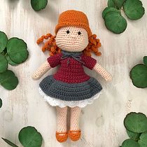 Muñeca Leia . Un proyecto de Artesanía, Diseño de juguetes, Tejido, Crochet, Amigurumi y Diseño textil de queeuee - 19.10.2022