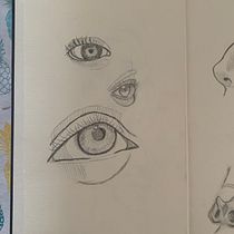 My project for course: Portrait Sketchbooking: Explore the Human Face. Un proyecto de Bocetado, Dibujo, Dibujo de Retrato, Dibujo artístico y Sketchbook de Monika T - 21.10.2022