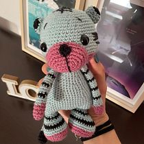 Mi proyecto del curso: Diseño de amigurumis: crea personajes de crochet. Arts, Crafts, Fiber Arts, Art To, s, Creating with Kids, Crochet, and Amigurumi project by Laux - 10.22.2022