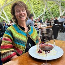 Mi proyecto del curso:  Top-down: prendas a crochet de una sola pieza. Fashion Design, Fiber Arts, DIY, Crochet, and Textile Design project by VILMA NURY GOMEZ MALAGON - 10.15.2022