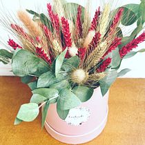 My project for course: Centerpiece Design with Dried and Preserved Flowers. Interior Design, L, scape Architecture, Decoration, DIY, Floral, and Plant Design project by Lucia Villa - 10.21.2022
