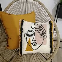 Cuscini salotto  Ein Projekt aus dem Bereich Erweiterungsentwicklung, H, werk, Stickerei, Dekoration von Innenräumen, Punch needle und Textildesign von Silvia - 08.10.2022