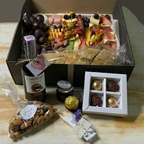 @modo.flor Surprise with love. Photograph, Social Media, Photo Retouching, Mobile Photograph, Product Photograph, Digital Photograph, Food Photograph, Instagram Photograph, Lifest, le Photograph, Food St, and ling project by cpmarino - 10.23.2022