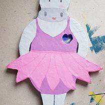 Mi proyecto del curso: Papel maché para principiantes: esculpe un personaje colorido. Character Design, To, Design, Art To, and s project by nanthilde - 10.24.2022