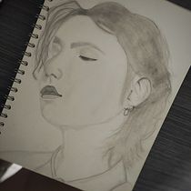 Mi proyecto del curso: Sketchbook de retrato: explora el rostro humano. Un proyecto de Bocetado, Dibujo, Dibujo de Retrato, Dibujo artístico y Sketchbook de Angie Michell Peña Castillo - 27.10.2022