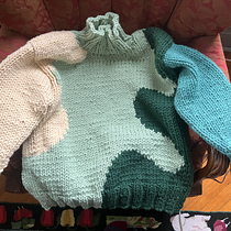 My project for course: Intarsia Knitwear Design and Creation. Een project van  Modeontwerp, Textiel, DIY, Breien y Textielontwerp van zea_eanet - 24.10.2022