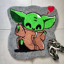 Meu projeto do curso: Técnica tufting com Baby Yoda. Un projet de Artisanat, Décoration, Art textile, DIY , et Design textile de silvana_malato1 - 27.10.2022