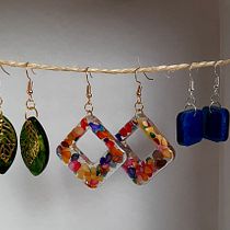 Mon projet du cours : Design de bijoux en résine. Un progetto di Design di accessori, Artigianato, Design di gioielli e DIY di Mireille Rivet Lauriol - 28.10.2022
