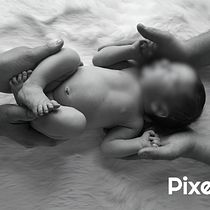 Mon projet du cours : Introduction à la photographie newborn. Un projet de Photographie, Photographie de portrait, Photographie de studio, Photographie lifest, le , et Photographie intérieure de Melanie Dossogne - 08.10.2022