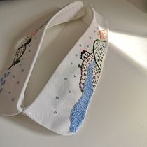 Meu projeto do curso: Técnicas básicas de bordado: pontos, composições e escalas cromáticas. Accessor, Design, Costume Design, Embroider, Color Theor, and Textile Design project by Sara Faria - 10.29.2022