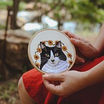 Meu projeto do curso: Retratos bordados de pet: pintura com linha. Bordado, Ilustração naturalista, e Design têxtil projeto de thami_psr - 30.09.2022