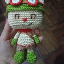 Meu projeto do curso: Amigurumi: crie pessoas com crochê. Arts, Crafts, To, Design, Fiber Arts, Crochet, Amigurumi, and Textile Design project by Lara Ferreira - 10.31.2022