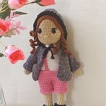Mi proyecto del curso: Amigurumi: diseño de ropa, pelo y complementos. Un proyecto de Artesanía, Diseño de juguetes, Crochet, Amigurumi, Diseño textil y Tejido de Gladys Diaz - 28.10.2022