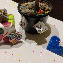 Mi proyecto del curso: Creación de bisutería de papel con técnicas de origami. Un progetto di Design di accessori, Artigianato, Design di gioielli, Papercraft, Fashion design e DIY di Chelo - 02.11.2022