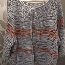 Mi proyecto del curso:  Top-down: prendas a crochet de una sola pieza. Un progetto di Fashion design, Fiber Art, DIY, Uncinetto e Textile Design di Merche Gonzalez Vazquez - 02.11.2022