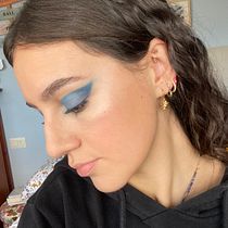 Mi proyecto del curso: Introducción a las técnicas profesionales de maquillaje. Een project van Film, video en televisie,  Art direction,  Modeontwerp y Modefotografie van María Torres Alonso - 03.11.2022