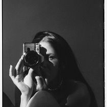 My project for course: Fine Art Photography: Self-Portraits with Film. Photograph, Fine-Art Photograph, Film Photograph, and Self-Portrait Photograph project by Chantal Convertini - 04.24.2022
