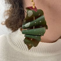 Meu projeto do curso: Joias florais: crie acessórios com flores naturais. Een project van Ontwerp van accessoires, Sieradenontwerp,  Modeontwerp, DIY y Bloem- en plantenschikken van fuiumalaura - 22.10.2022