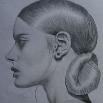 Mi proyecto del curso: Retrato realista con lápiz de grafito. Ilustração tradicional, Artes plásticas, Esboçado, Desenho a lápis, Desenho, Desenho realista, Desenho artístico, e Desenho anatômico projeto de britneyleon374 - 04.11.2022