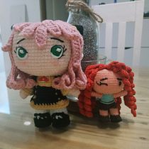 My very first dolls :). Arts, Crafts, To, Design, Fiber Arts, Crochet, Amigurumi, and Textile Design project by Sandee Bee - 11.05.2022