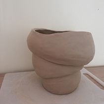 Mi proyecto del curso: proyecto final del curso de cerámica en casa. . Een project van Ontwerp van accessoires, Craft,  Beeldende kunst, Keramiek, Beeldhouwwerk y  Creativiteit van Joana Cristina Koscinska Preda - 05.11.2022